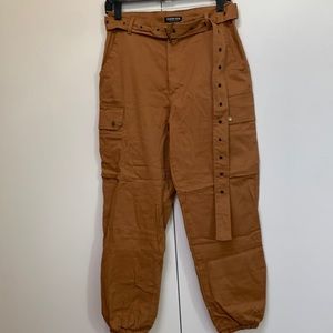 NEW Fashion nova brown high rise cargo pants with belt